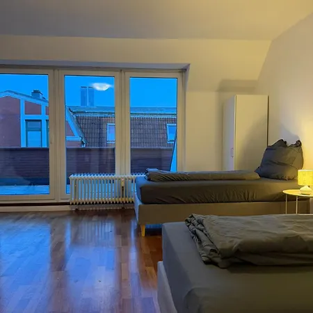 Lejlighed 2 Bedroom Apartment, 5 Singlebeds, Near A7 Autobahn, Free Parking *